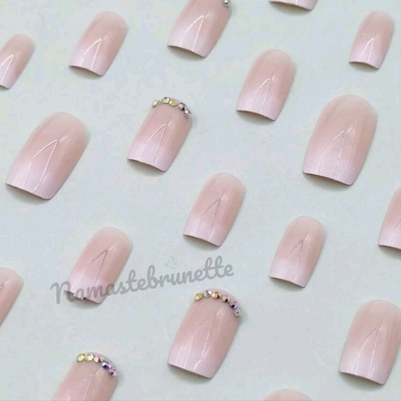 2/$16 Rhinestone Ombre Press On Nails - Picture 3 of 14